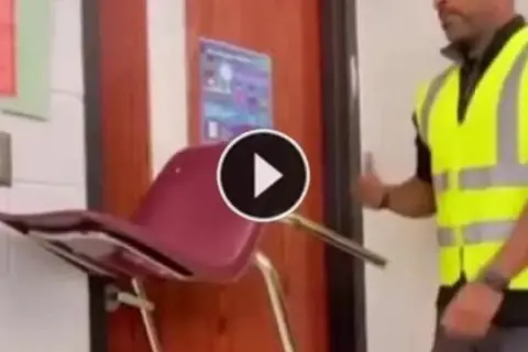 Jak zablokować drzwi krzesłem i skutecznie zwiększyć bezpieczeństwo