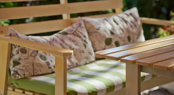 Jaką grubość pianki tapicerskiej na krzesła wybrać dla komfortu?