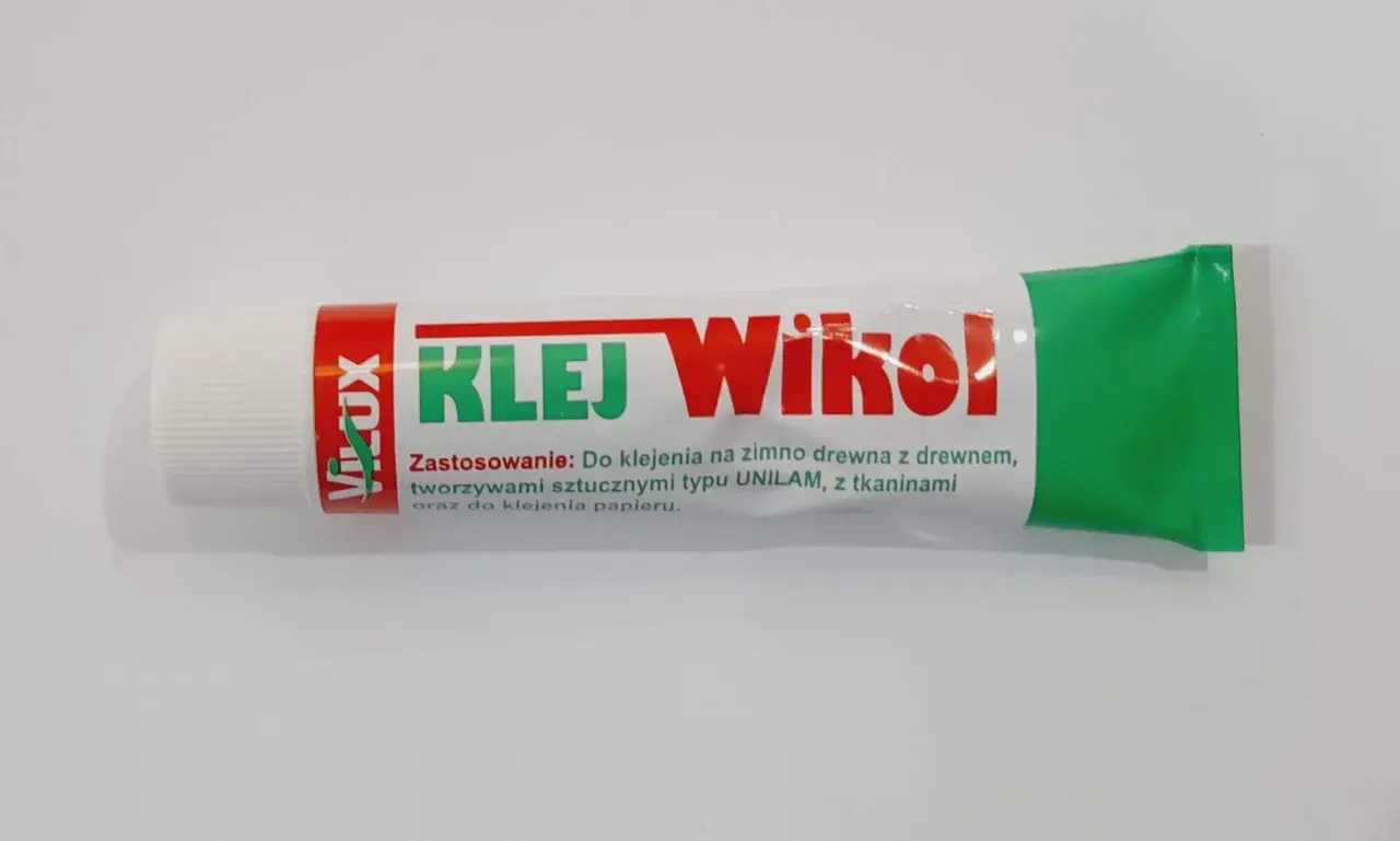 Klej Wikol do drewna, tworzyw sztucznych i papieru. Idealny do prac plastycznych i domowych napraw.